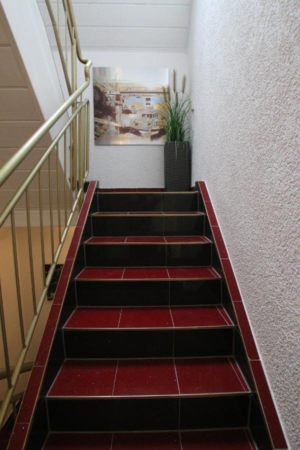Gaestehaus Kronenstrasse 施韦青根 外观 照片